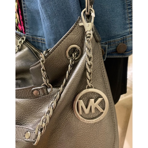 Michael Kors MK Leather EUC crossbody/shoulder bag. - Picture 4 of 9